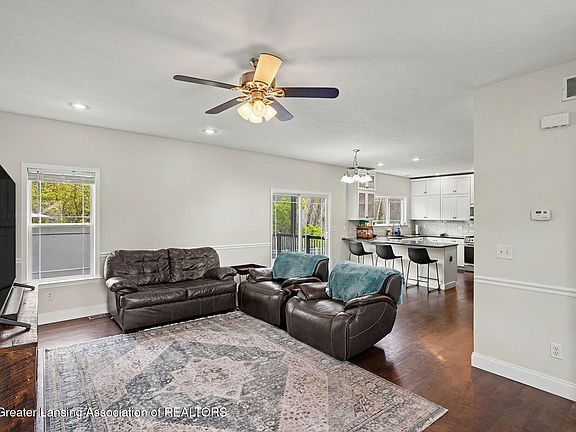 3rd image of 16431 Picardie Way