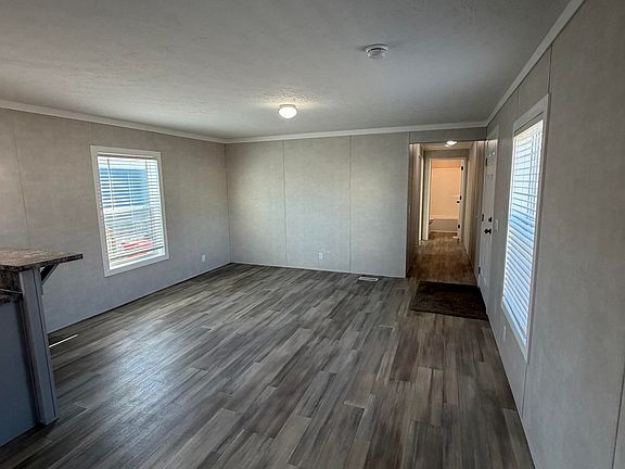 4th image of 5425 Valley Dr #24