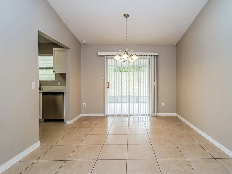 301 Morningview Dr — Photo 6