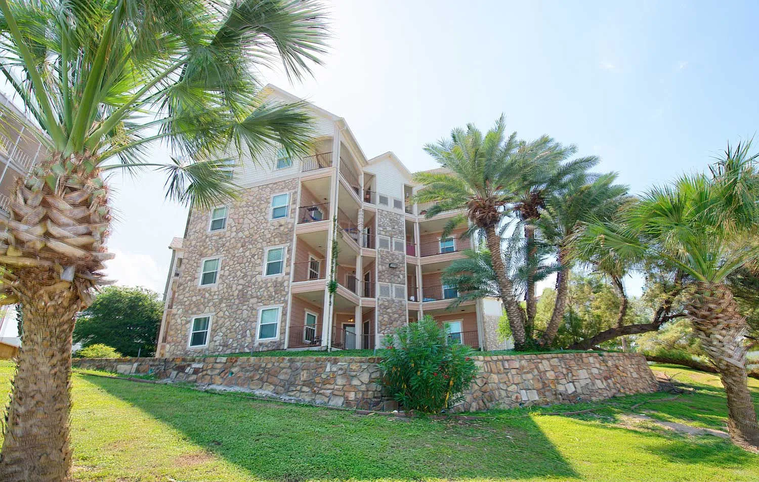 Bay Vista Apartments — Photo 4