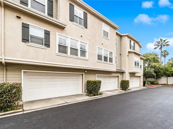 6227 Pacific Pointe Dr, Huntington Beach, CA 92648
