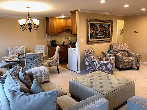 2nd image of 74 Jervis Ave #1233-14