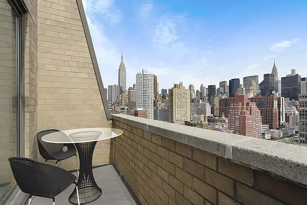 Rented by Compass | media 25