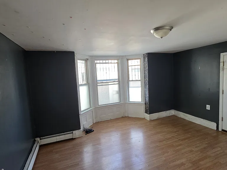 49 Lentz Ave #1A — Photo 1