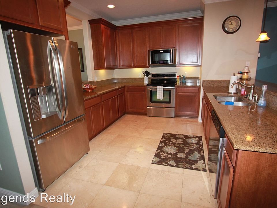 1st image of 325 Memphis Cir