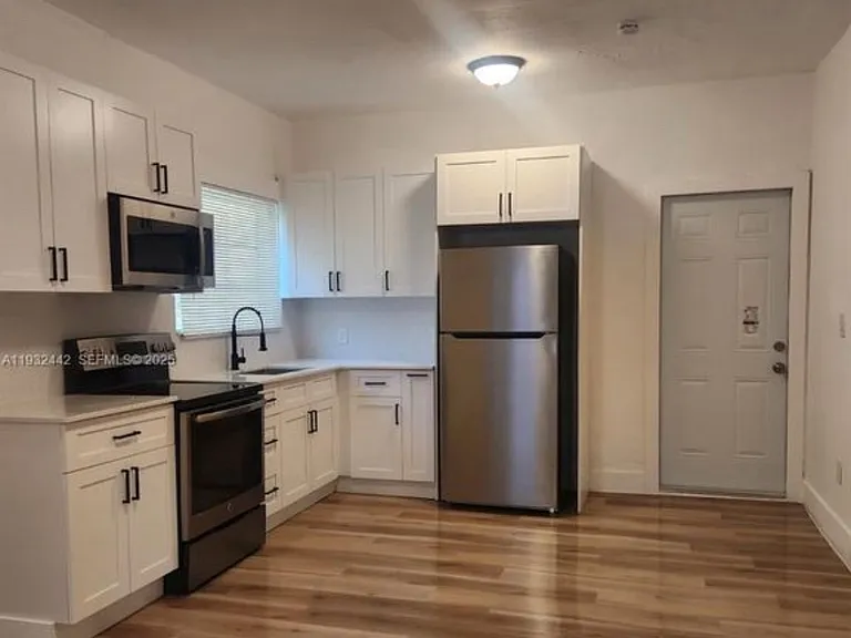 45 NE 60th St #45 — Photo 2