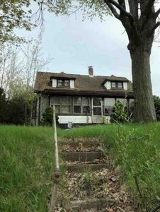 160 White Oak Ave, Plainville, CT, 06062