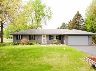 12730 Stamford Ln, Roscoe, IL 61073