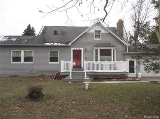 2228 S Vassar Rd, Burton, MI 48519