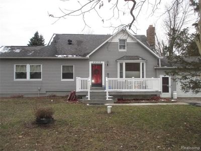 2228 S Vassar Rd, Burton, MI, 48519