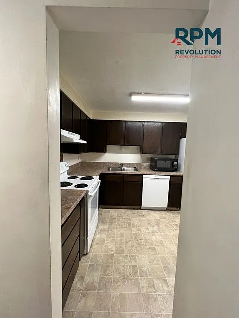2 bed, 1.0 bath, 850 sqft, $1,100 — Photo 4