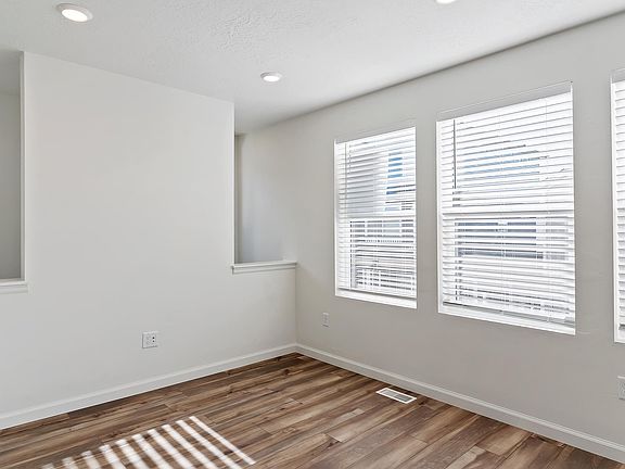 5th image of 133 N Green River Rd #294