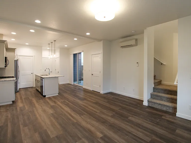 1684 SE Barberry Ave — Photo 4