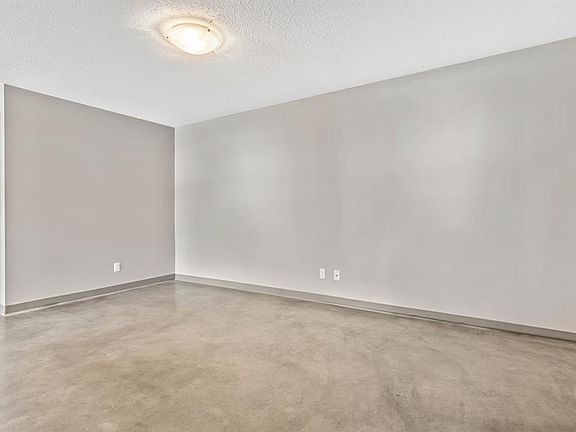 5th image of 204 6th Ave