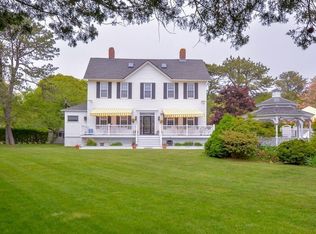 55 Mill Pond Rd, Hampton Bays, NY 11946