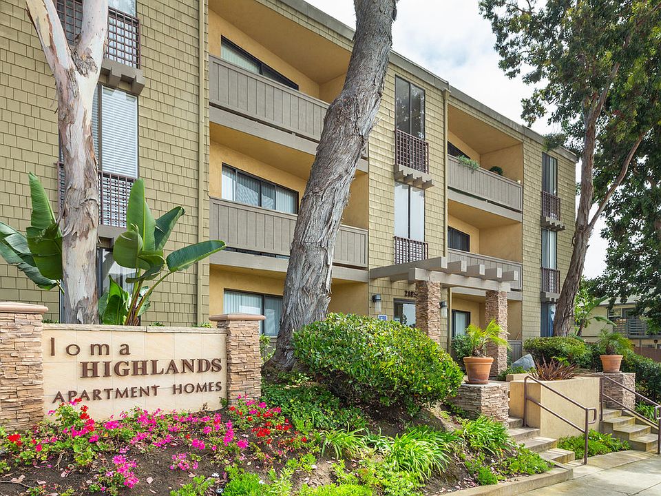 2185 Chatsworth Blvd, San Diego, CA 92107-Loma Highlands Apartment Homes Monument and Building exterior