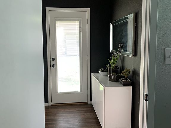 4th image of 620 Railroad Ave #104