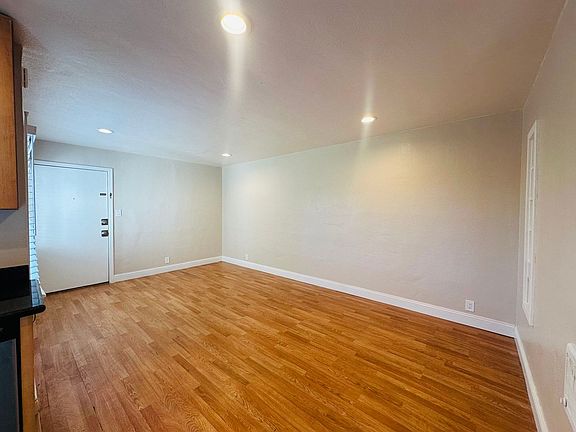 5th image of 3210 San Leandro St APT 1