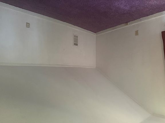 5th image of 817 Howard St