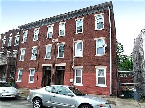 1st image of 194 W Parmenter St