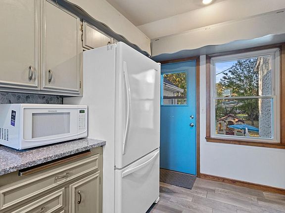 5th image of 2209 Acorn Ln