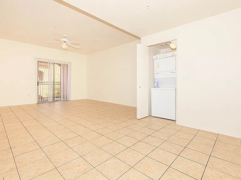 San Miguel Apartments — Photo 15