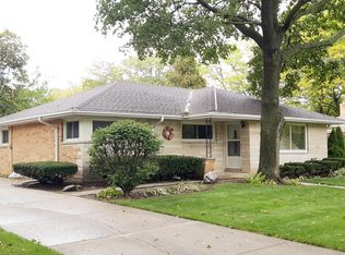 2043 N 122nd St, Wauwatosa, WI 53226