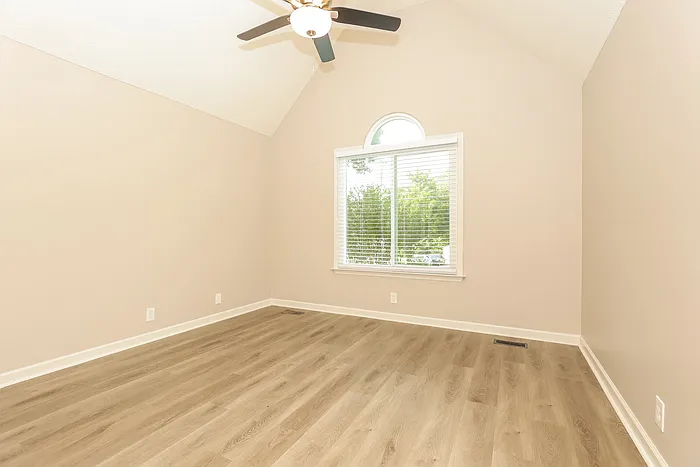 415 Country Village Dr — Photo 8