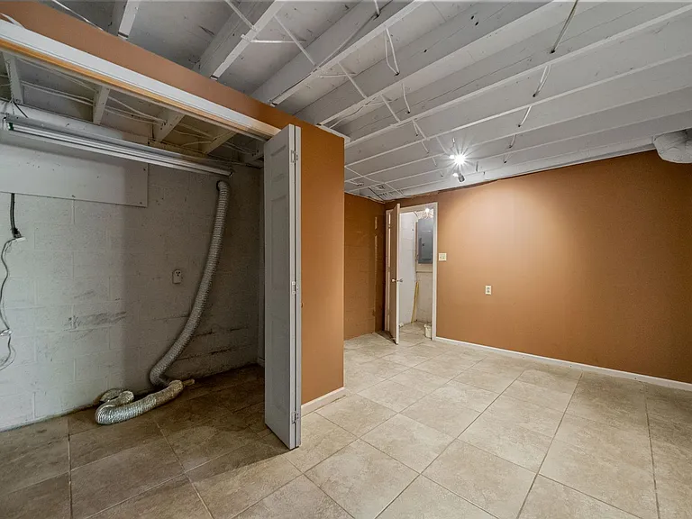 809 Pollard Rd — Photo 24