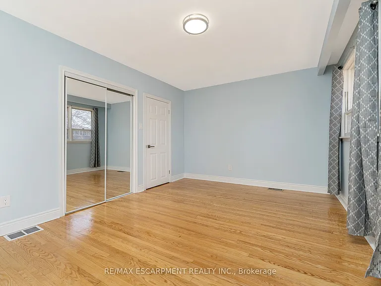113 Poynter Dr — Photo 17