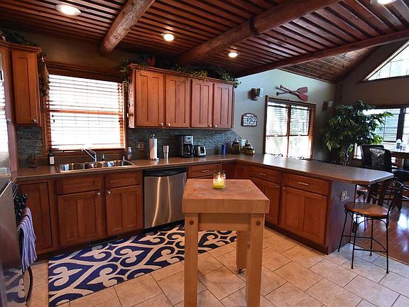 5th image of 6404 W Lakeview Dr
