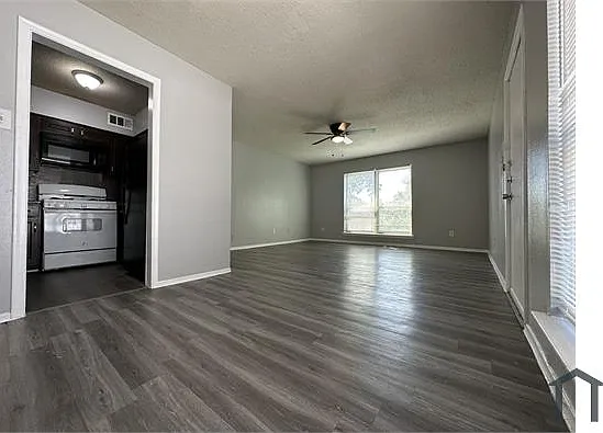 1000 Grigsby Ave #201 — Photo 5