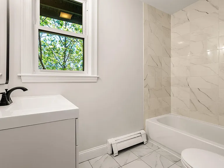 16 Otis St #U2 — Photo 22