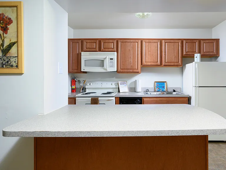 Heritage Court Apartments — Photo 23
