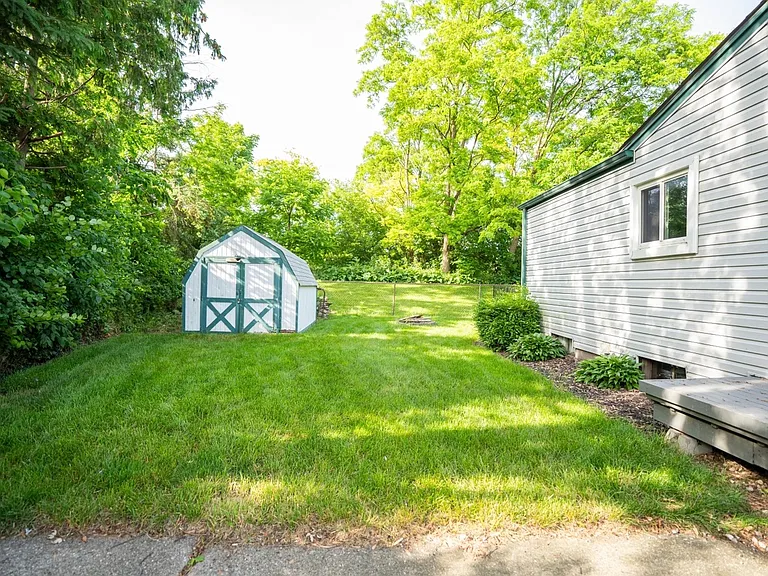 16097 Touraine Dr — Photo 34