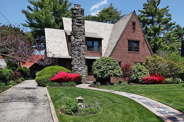 1st image of 15 Cathedral Ct
