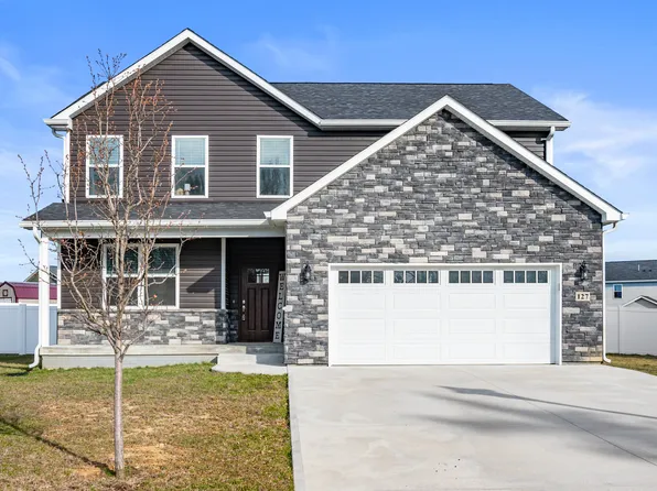 127 Woods Edge Blvd E, Greencastle, IN 46135