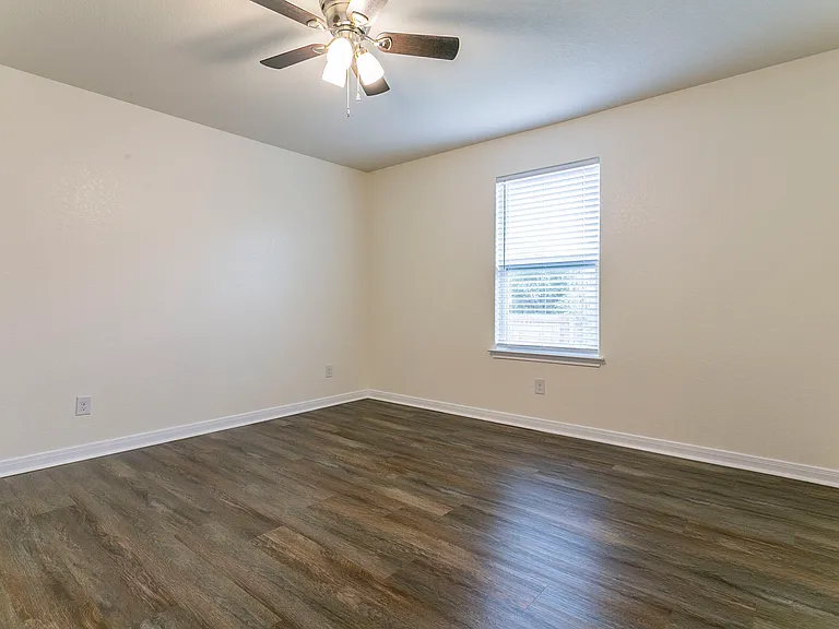 211 Azalea Way — Photo 18