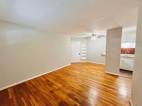 3rd image of 8803 Timberside Dr #10