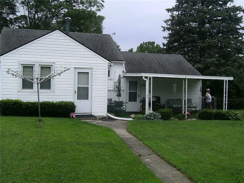 2nd image of 2131 Rector Ave