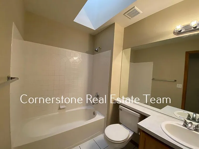 1345 Coolcrest Dr — Photo 16