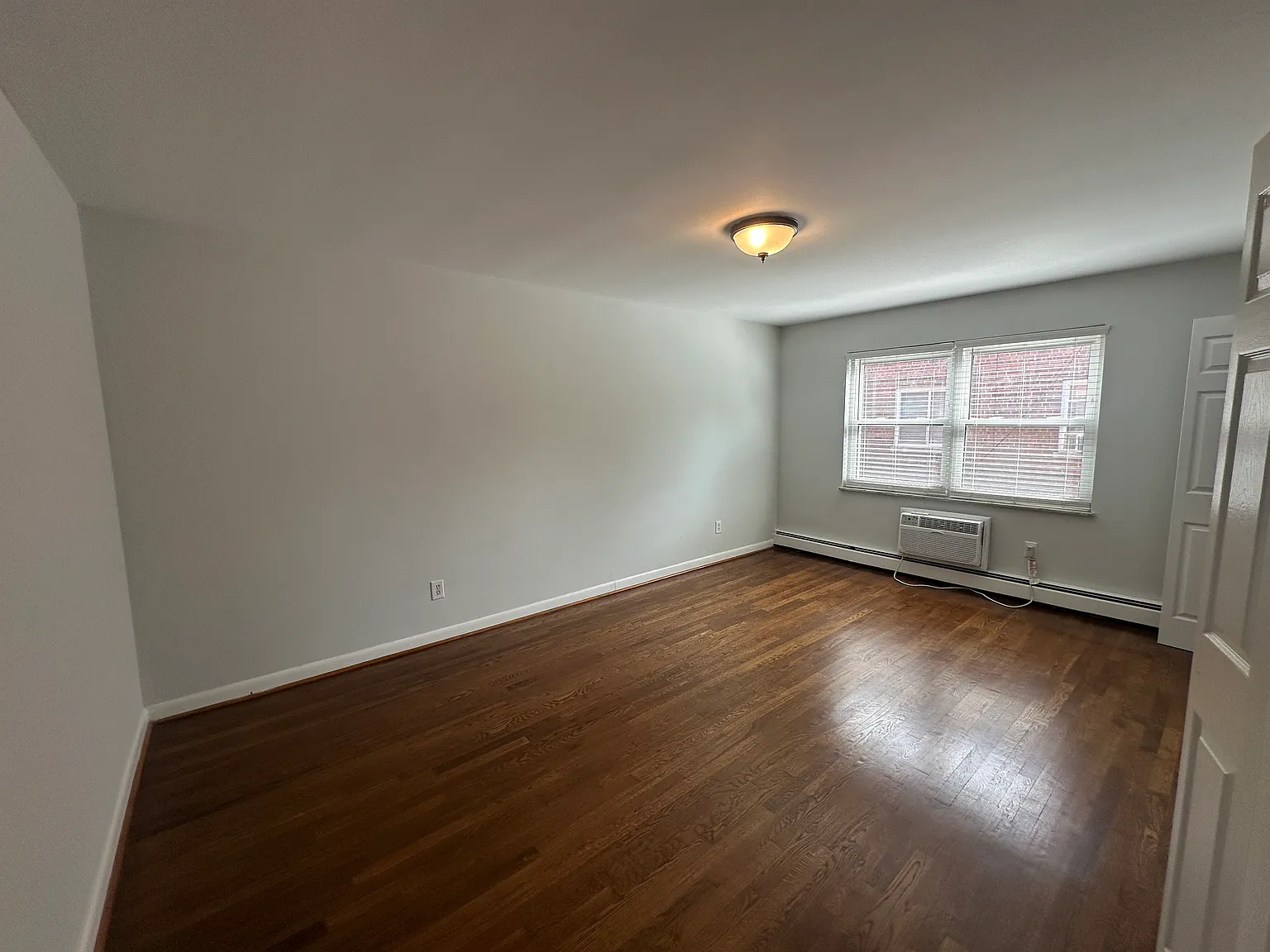 2 bed, 950 sqft, $1,795 — Photo 3