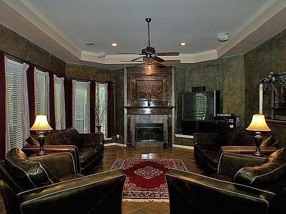 huge family / tv room