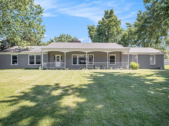 2nd image of 3617 Wedgwood Dr
