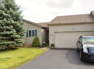 1249 Crystal Pointe Cir, Fenton, MI 48430