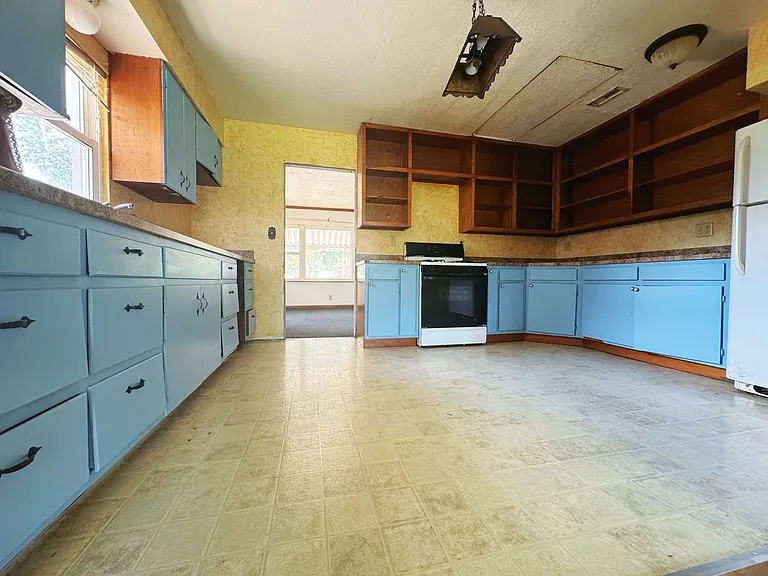 2621 Ravenswood Ct — Photo 4