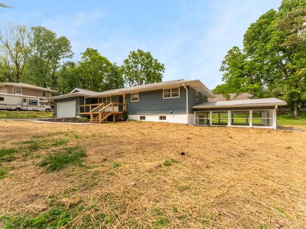 441 E Lakeview Terrace, Springfield, MO 65810