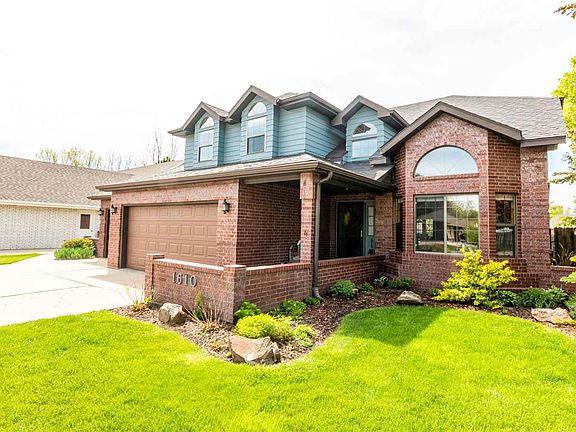 3rd image of 1610 Cornhusker Cir