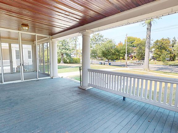 4th image of 12981 Clifton Blvd
