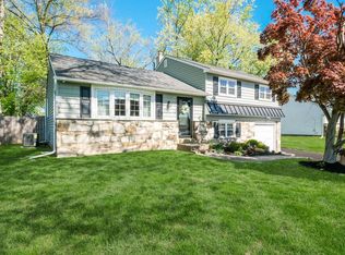 808 Mearns Rd, Warminster, PA 18974